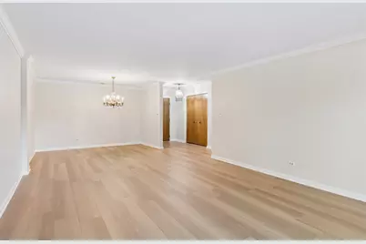 501 Lake Hinsdale Drive #109, Willowbrook, IL 60527 - Photo 8