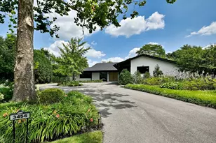 3456 Whirlaway Dr, Northbrook, IL 60062 - Photo 2