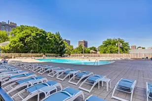 4250 N Marine Dr, Chicago, IL 60613 - Photo 30