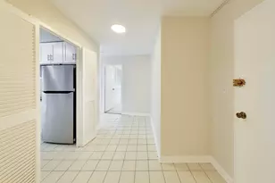 4250 N Marine Dr, Chicago, IL 60613 - Photo 10