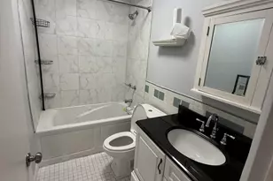 6700 S Paxton Ave, Chicago, IL 60649 - Photo 4
