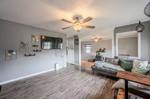 404 Kenyon Ave, Romeoville, IL 60446 - Photo 4