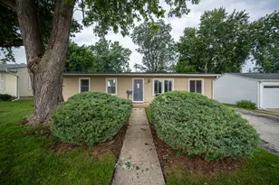 404 Kenyon Ave, Romeoville, IL 60446 - Photo 2