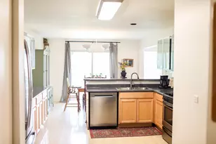 2324 College Green Dr, Elgin, IL 60123 - Photo 6