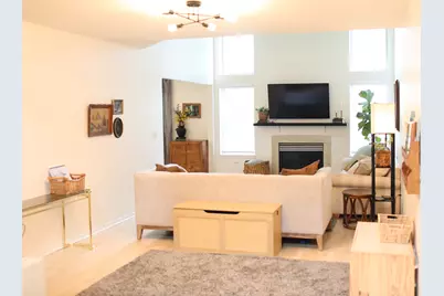 2324 College Green Drive, Elgin, IL 60123 - Photo 2