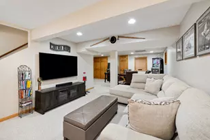 2317 Broadway Ln, Schaumburg, IL 60194 - Photo 30