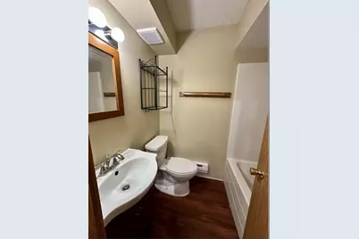 690 W Judson Street #8, Carbon Hill, IL 60416 - Photo 4