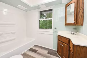 610 N Mclean St, Bloomington, IL 61701 - Photo 18