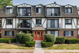 102 Steeple Dr, Buffalo Grove, IL 60089 - Photo 1