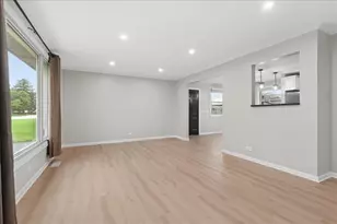5230 Pleasant Ln, Crestwood, IL 60418 - Photo 6