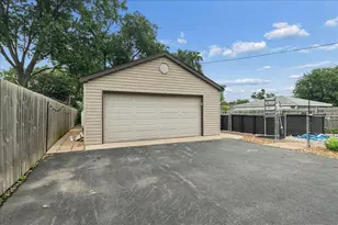 5230 Pleasant Ln, Crestwood, IL 60418 - Photo 20
