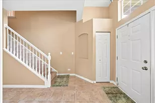 2713 Acorn Ct, West Dundee, IL 60118 - Photo 2
