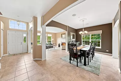 2713 Acorn Court, West Dundee, IL 60118 - Photo 4