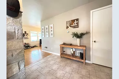 309 W 2nd Street, Oglesby, IL 61348 - Photo 6