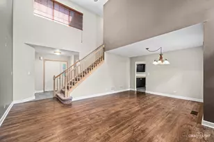 87 Townsend Cir, Naperville, IL 60565 - Photo 4
