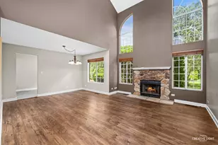 87 Townsend Cir, Naperville, IL 60565 - Photo 2