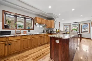 6210 N Moody Ave, Chicago, IL 60646 - Photo 10