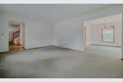 102 N Glendale Avenue, Barrington, IL 60010 - Photo 6