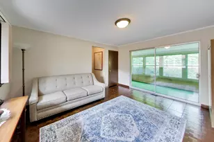 206 W Hiawatha Trail, Mount Prospect, IL 60056 - Photo 10