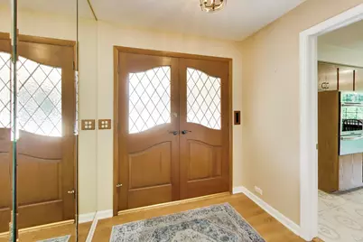 206 W Hiawatha Trail, Mount Prospect, IL 60056 - Photo 2