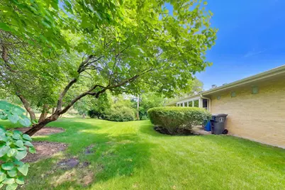 206 W Hiawatha Trail, Mount Prospect, IL 60056 - Photo 24