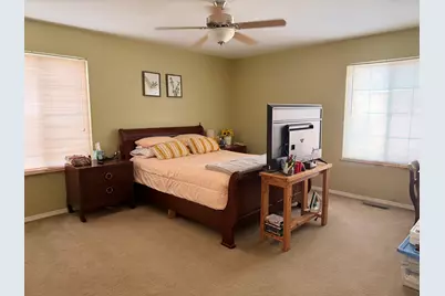 2000 Oakbrook Drive, Belvidere, IL 61008 - Photo 20