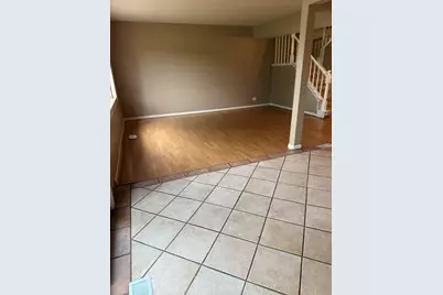 227 Lakeshore Lane, Bloomingdale, IL 60108 - Photo 6