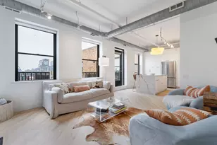 226 N Clinton St, Chicago, IL 60661 - Photo 2