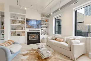 226 N Clinton St, Chicago, IL 60661 - Photo 4