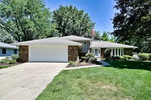 15231 S Meadow Ln, Plainfield, IL 60544 - Photo 2