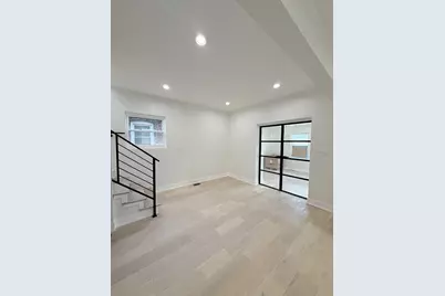 8233 S Carpenter Street, Chicago, IL 60620 - Photo 14
