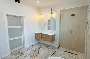 8233 S Carpenter St, Chicago, IL 60620 - Photo 22
