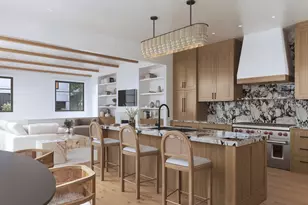 3051 N Leavitt St, Chicago, IL 60618 - Photo 2