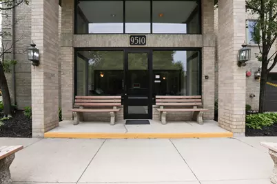 9510 S Kolmar Avenue #212, Oak Lawn, IL 60453 - Photo 2