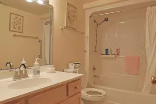 9510 S Kolmar Ave, Oak Lawn, IL 60453 - Photo 12