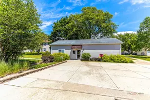 2177 N Dogwood Ln, Palatine, IL 60074 - Photo 22