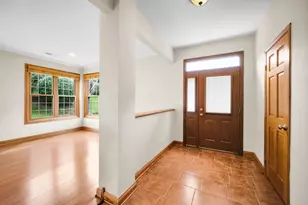 2025 S Lincoln Ave, Lombard, IL 60148 - Photo 6
