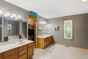 1140 Blackberry Creek Dr, Elburn, IL 60119 - Photo 14