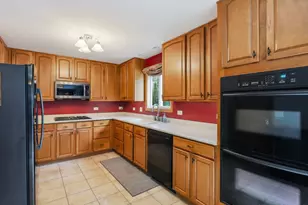1140 Blackberry Creek Dr, Elburn, IL 60119 - Photo 8