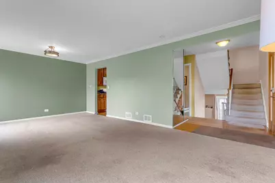 563 N Woodfield Trail, Roselle, IL 60172 - Photo 12