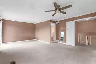 563 N Woodfield Trail, Roselle, IL 60172 - Photo 26