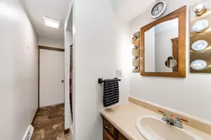 301 S Oak St, Pontiac, IL 61764 - Photo 20