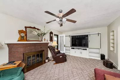 301 S Oak Street, Pontiac, IL 61764 - Photo 6