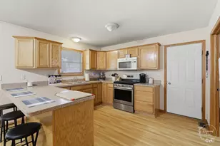 623 Sandburg Dr, Manteno, IL 60950 - Photo 8