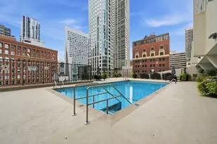 111 E Chestnut St, Chicago, IL 60611 - Photo 16