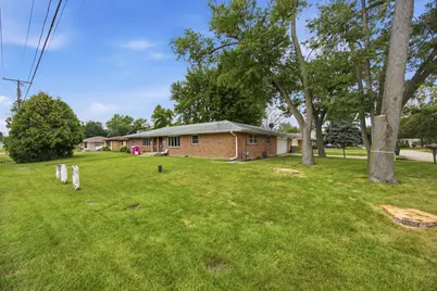 2105 Forest View Road, Rockford, IL 61108 - Photo 2