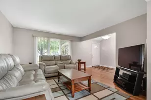 613 Gavin Ave, Romeoville, IL 60446 - Photo 4