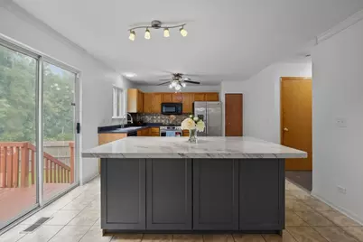 280 Persimmon Court, Round Lake Beach, IL 60073 - Photo 6
