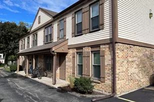 131 Newberry Ave, Libertyville, IL 60048 - Photo 2