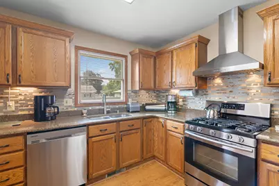 606 E Edgelawn Drive, Plano, IL 60545 - Photo 12